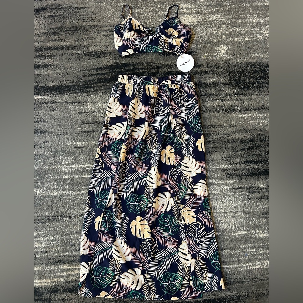 NWT SHEIN VCAY 2-Piece Tropical Leaf Skirt Set